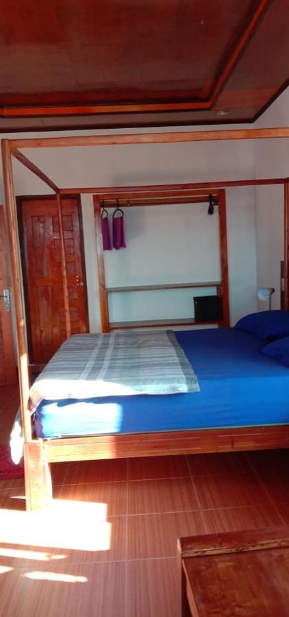 Toba Sunset Bed & Breakfast Тук Тук Екстериор снимка