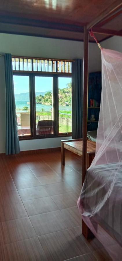 Toba Sunset Bed & Breakfast Тук Тук Екстериор снимка
