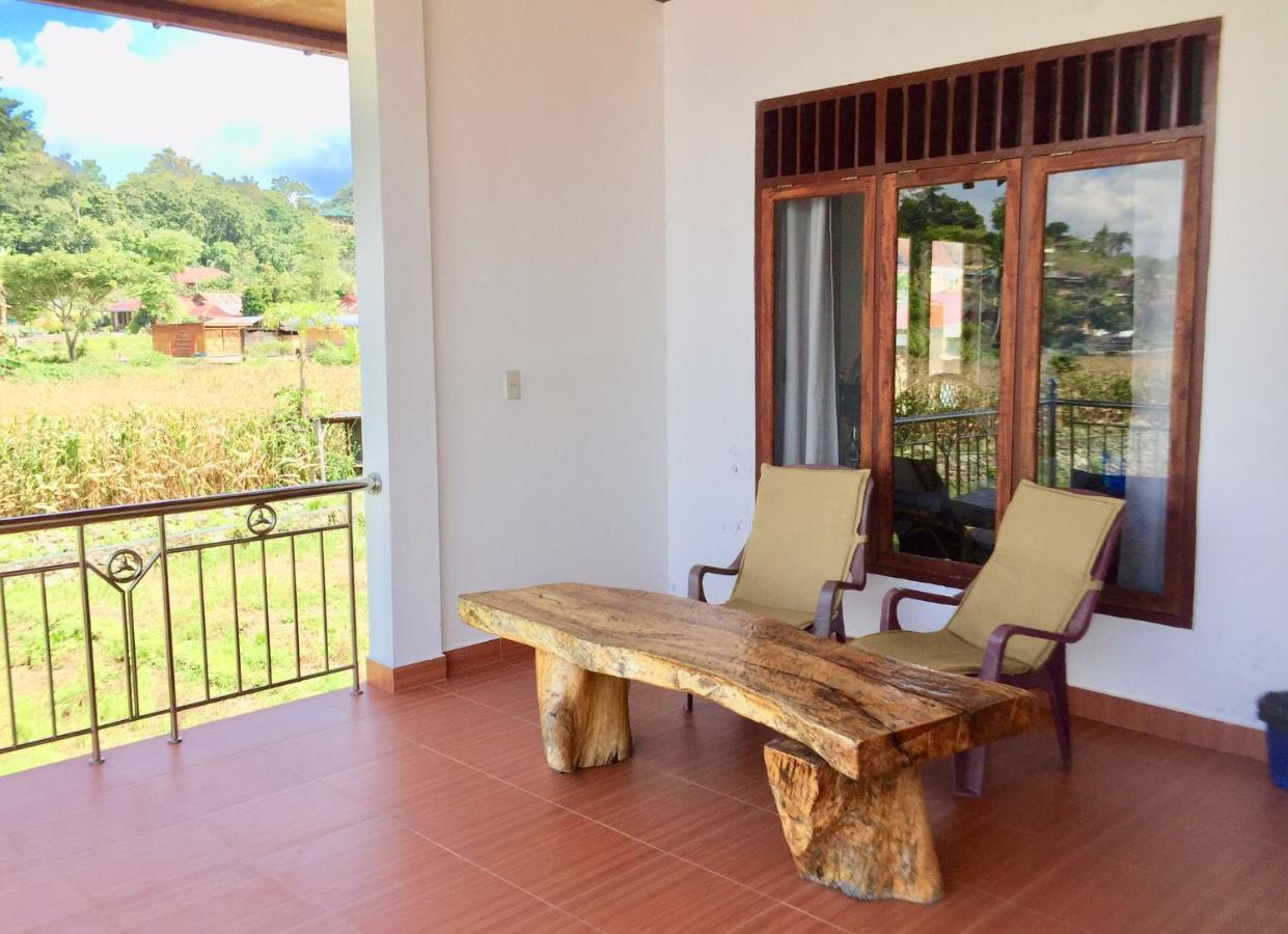 Toba Sunset Bed & Breakfast Тук Тук Екстериор снимка